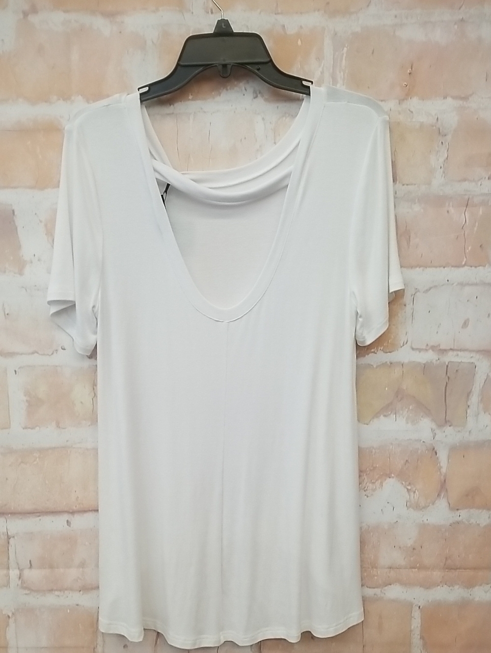 Islander White Short-Sleeve High-Low Tee - Picture 6 of 6
